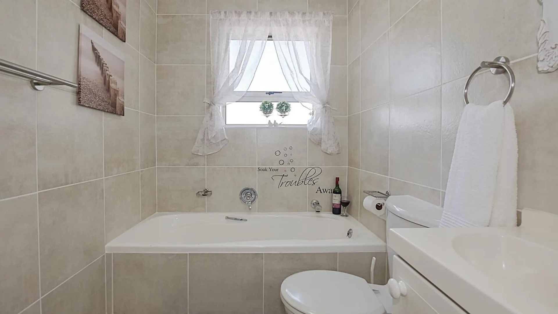 Unwind At The Bay - Bloubergstrand Beachfront Cape Town 0*,