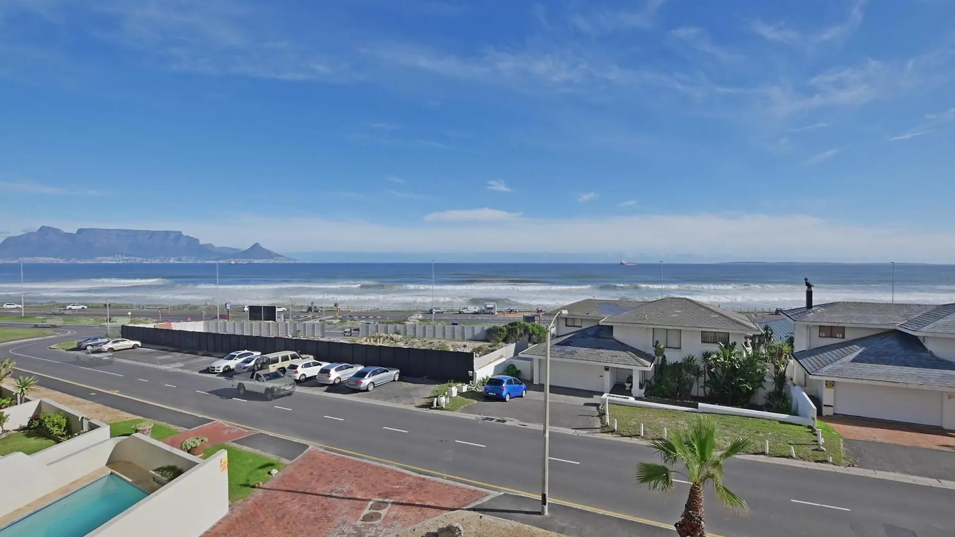 Daire Unwind At The Bay - Bloubergstrand Beachfront Cape Town Güney Afrika