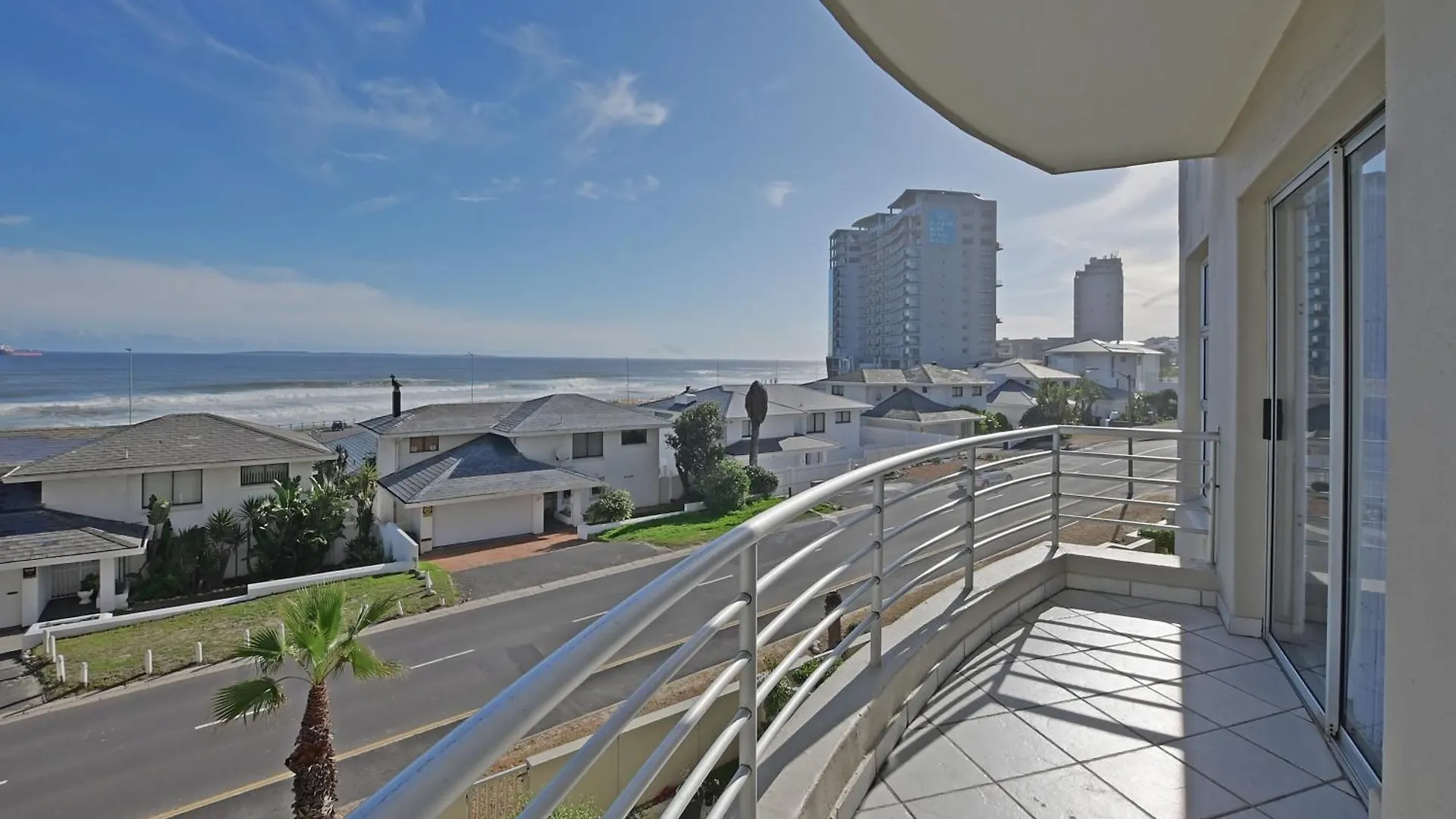 Unwind At The Bay - Bloubergstrand Beachfront Cape Town 0*,